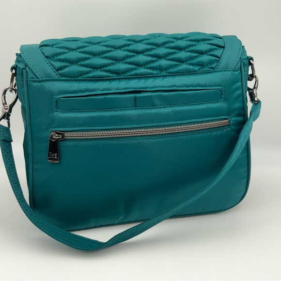 Lug Presto Emerald Bubble Quilted Crossbody With RFID Blocking. - Picture 6 of 9